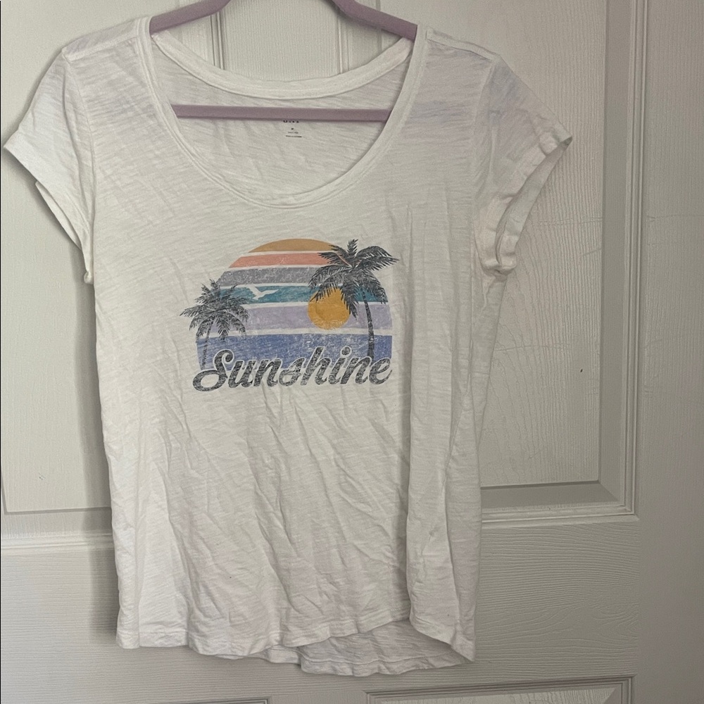 GAP White Tee with Sunset and Palm Design